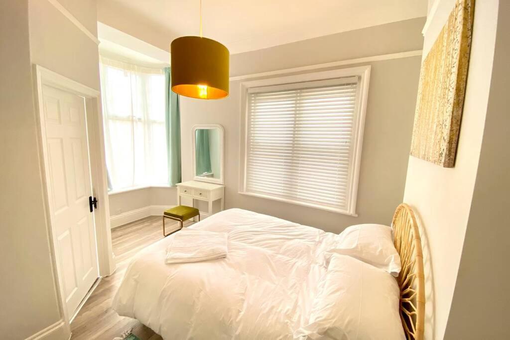 Cleveland House - Perfect For Beaches And Town. Bournemouth Bagian luar foto
