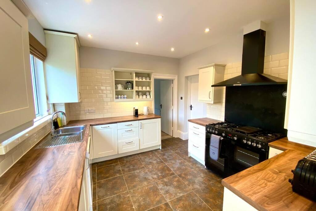 Cleveland House - Perfect For Beaches And Town. Bournemouth Bagian luar foto
